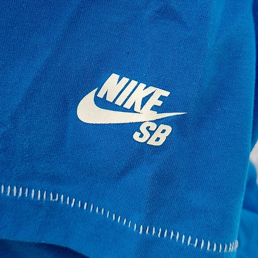 Nike SB Blue Camo pocket T-Shirt Men's medium